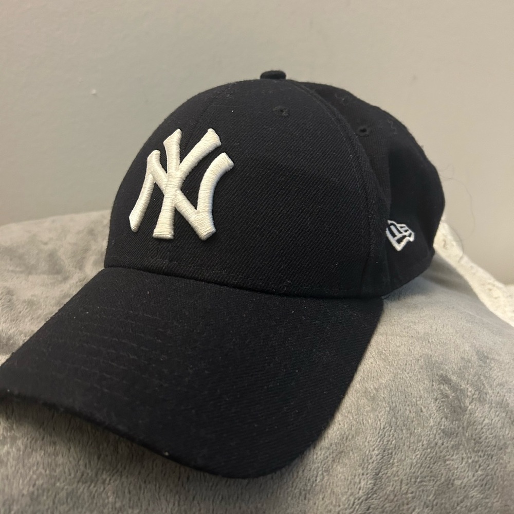 New Era Black Yankees Cap